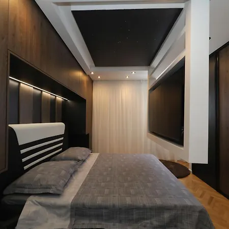 Legacy Marine 3 - Serenity, Luxury Designer Penthouse Zára