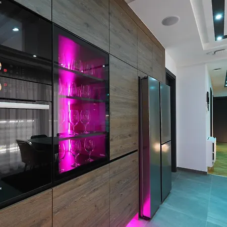 Apartman Legacy Marine 3 - Serenity, Luxury Designer Penthouse Zára