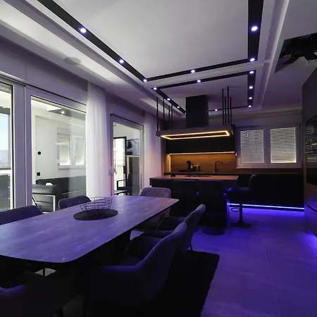 Legacy Marine 3 - Serenity, Luxury Designer Penthouse Zára