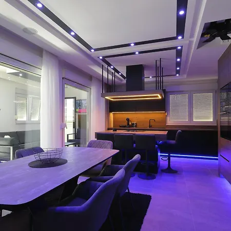 Apartman Legacy Marine 3 - Serenity, Luxury Designer Penthouse