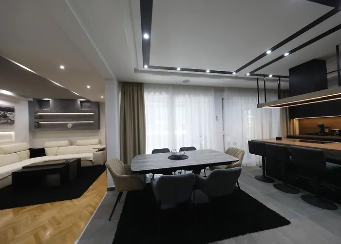 Legacy Marine 3 - Serenity, Luxury Designer Penthouse Apartament