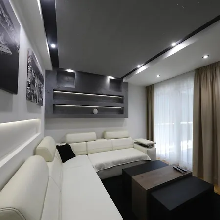 Legacy Marine 3 - Serenity, Luxury Designer Penthouse Lägenhet