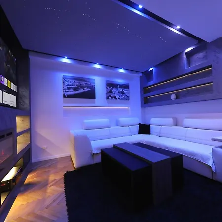 Legacy Marine 3 - Serenity, Luxury Designer Penthouse *