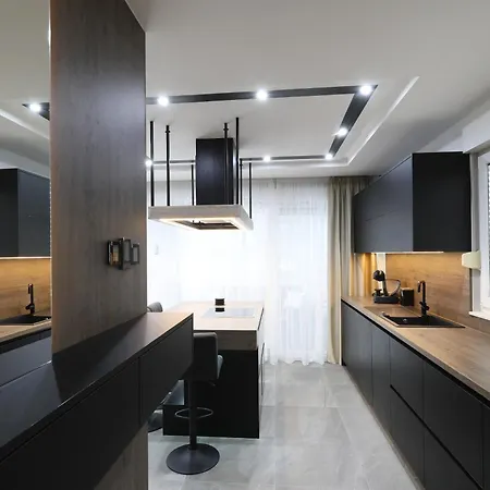 Legacy Marine 3 - Serenity, Luxury Designer Penthouse Lägenhet