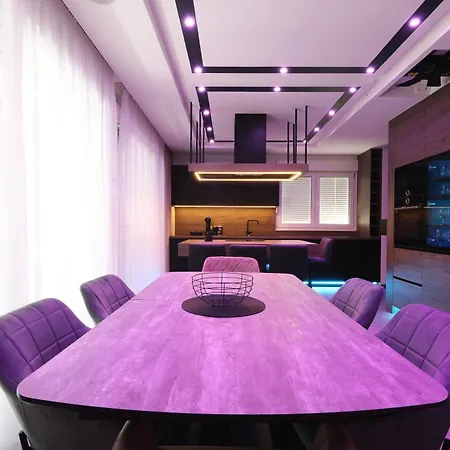 Legacy Marine 3 - Serenity, Luxury Designer Penthouse Lägenhet *